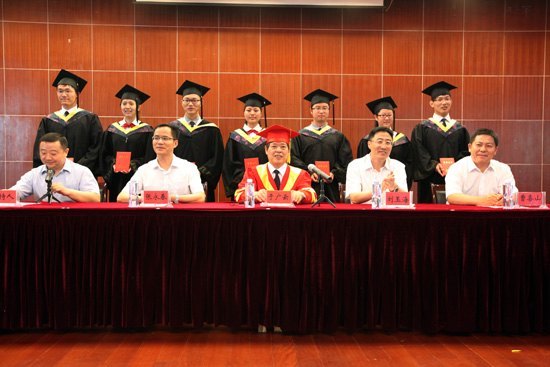 Ͼѧ̩ݿƼѧԺ¡ؾ2013ҵѧλʽ