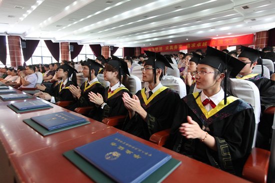 Ͼѧ̩ݿƼѧԺ¡ؾ2013ҵѧλʽ