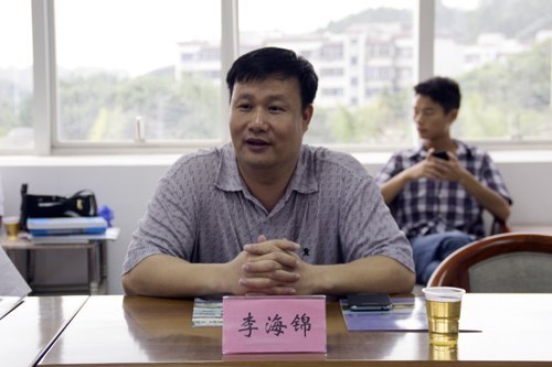 校、政、企三方联动 共促就业新局面