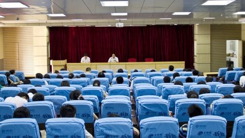 立足学院长远发展 加强和改进青年教师思想政治工作