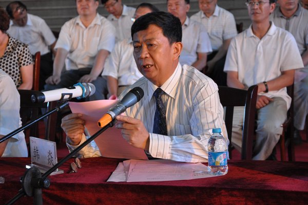 2013届毕业典礼暨欢送毕业生文艺晚会隆重举行