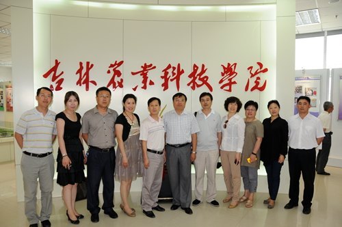 电气与信息工程学院与北极街道光明社区召开座谈会电气与信息工程学院与北极街道光明社区召开座谈会