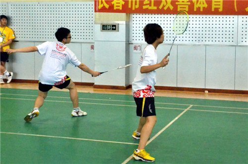 长春建筑学院在长春市首届高校“川崎杯”羽毛球锦标赛中获得冠军佳绩