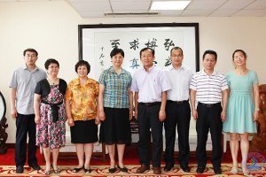 山东女子学院院长范素华一行来访