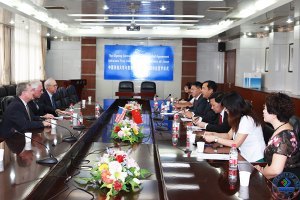 美国特洛伊大学校长杰克·霍金斯博士一行来访