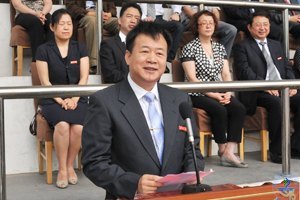 2013届毕业生毕业典礼举行