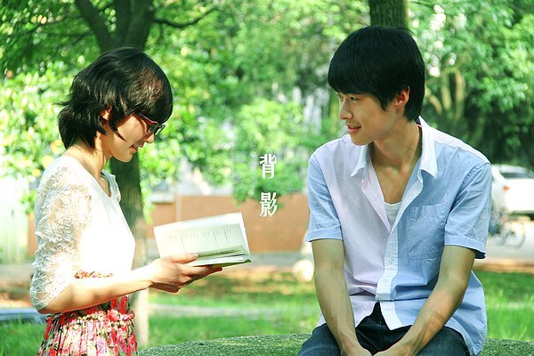 不专业剧组演绎专业青春 原创微电影《背影》引热议