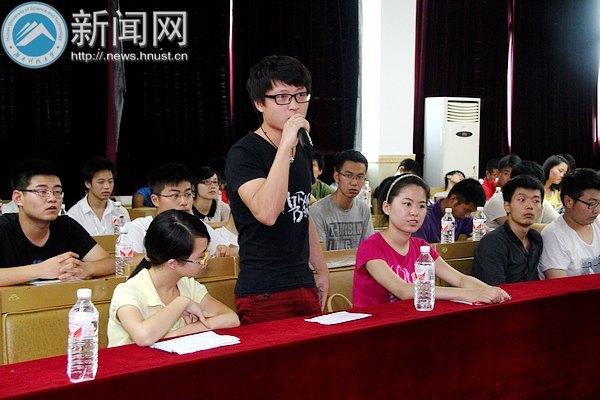 “有话对党说”青年学生代表座谈会顺利召开