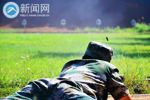 瞄准,射击!湖南科技大学军训团及校卫队前往湘潭市军分区打靶