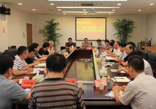 椒江区政协副主席许良友一行来校考察