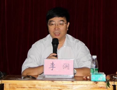 广东石油化工学院召开2013届毕业生座谈会