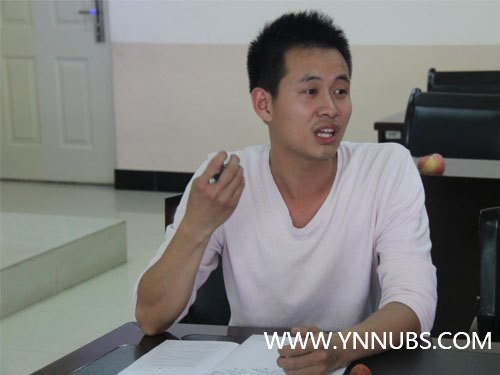 云南师范大学商学院召开2013届优秀毕业生代表座谈会