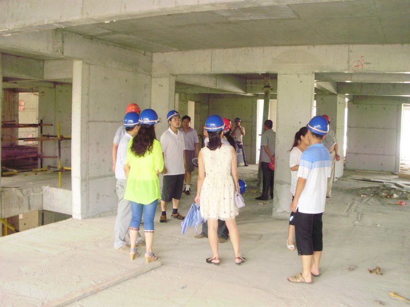 许昌学院专家公寓工程开展第三次“工地开放日”活动