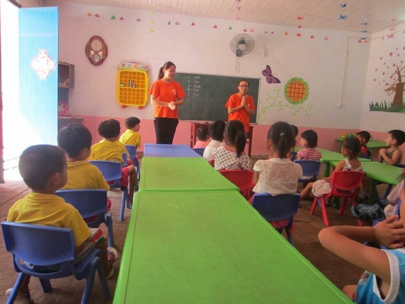 许昌学院职场体验暑期社会实践队深入企事业单位开展“顶岗见习”活动