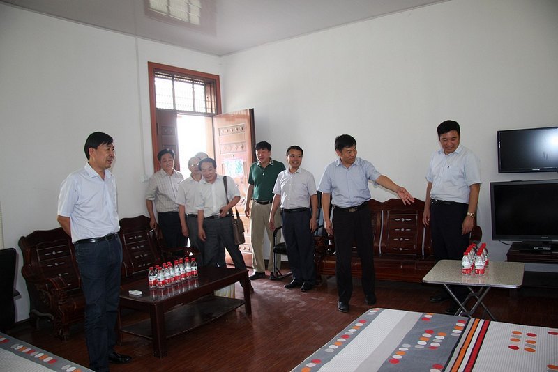 许昌学院扎实开展扶贫工作