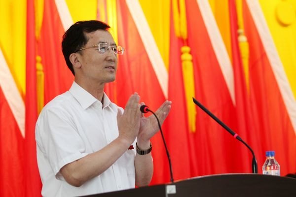 吉林农业科技学院召开纪念建党九十二周年暨“创先争优”表彰大会吉林农业科技学院召开纪念建党九十二周年暨“创先争优”表彰大会