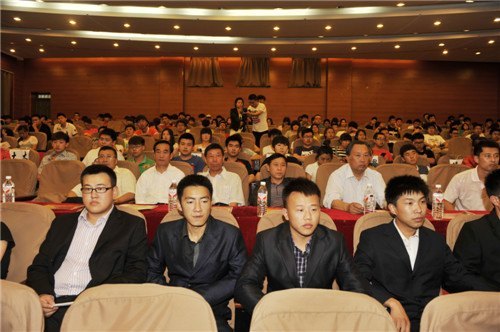 长春建筑学院举行“青春点燃中国梦”纪念建党92周年音乐诗歌朗诵会