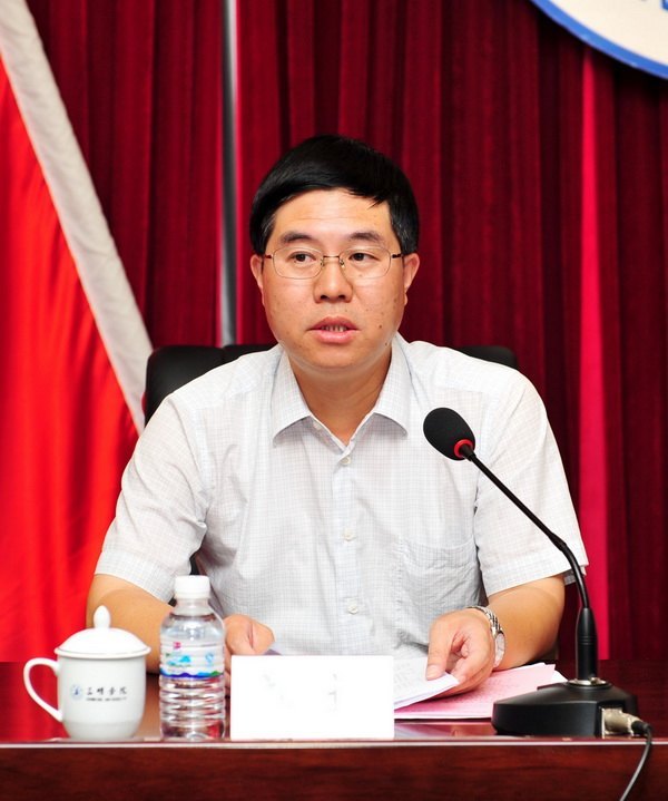 三明学院召开领导干部会议