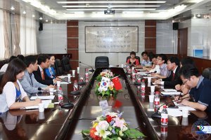 韩国酒店观光专门学校咸东喆校长一行访问济南大学