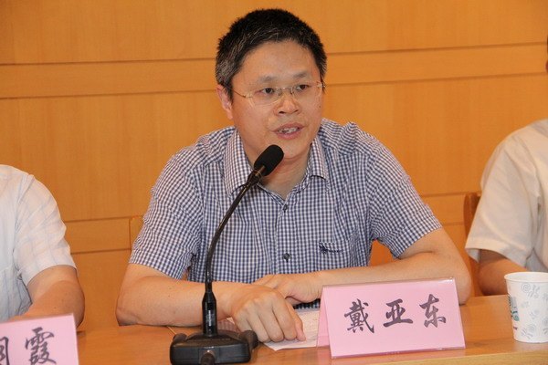 ���ݹ�ѧԺ�����½�����ͨ��У��ҵ����ǰ��ѵ���ҵ����