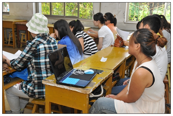 继续教育学院举行2013届学生毕业论文答辩