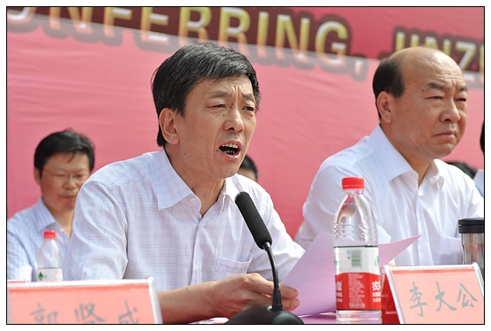 晋中学院隆重举行2013届学生毕业典礼