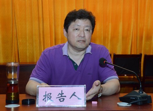 校纪委二届二次全委扩大会议  报告会由洪山区检察院张继生检察长主讲