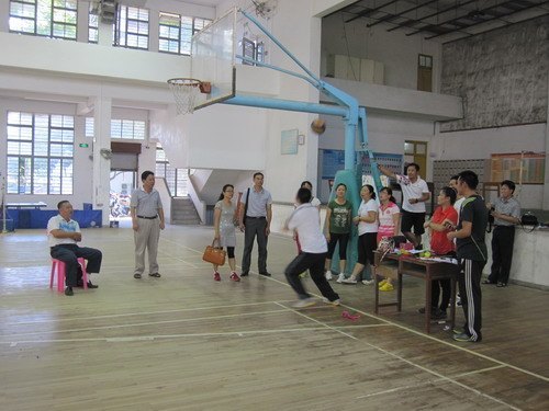 体育学系党总支举行“迎七一、促和谐”党员知识及趣味运动竞赛主题活动