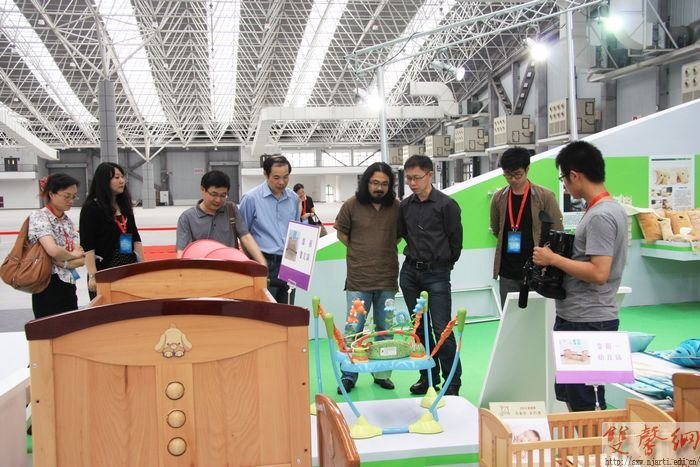 ��ҵ���ѧԺ�ڽ���ʡ�׽칤ҵ��ƴ����ж��