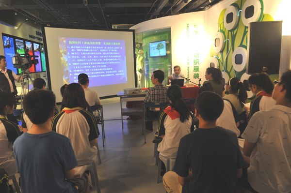 名教授布置“好作业” 践行素质教育理念——“中国好作业”东华大学专场启动(图)