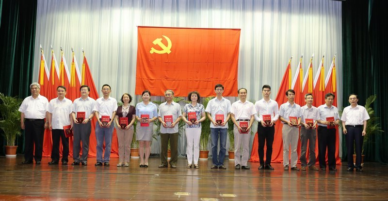 ����ѧԺ��ί���Ͼ���ѧ���ڡ�˫������ϲ�����