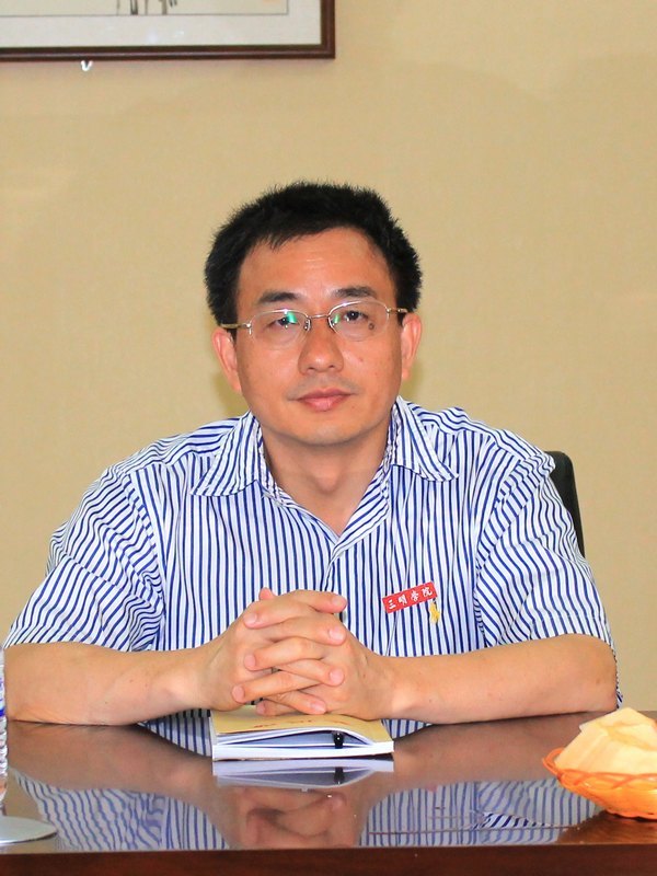 情系母校 关注发展