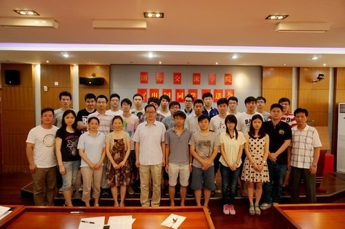 国际交流学院召开2011级2+2出国同学欢送会