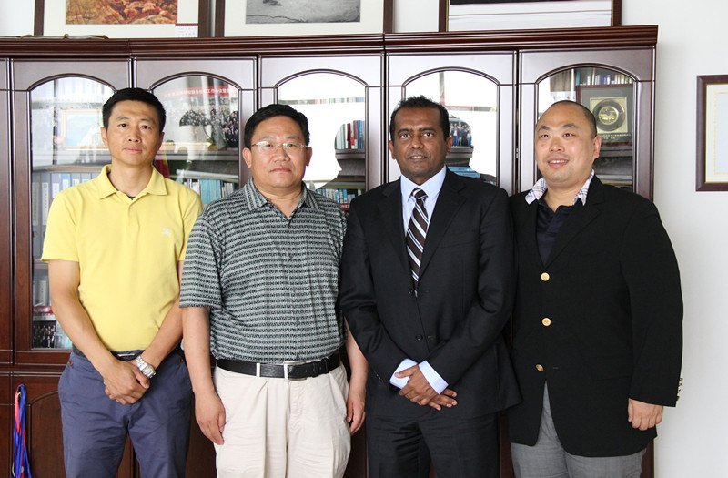 澳大利亚科廷大学悉尼校区校长一行访问烟台大学文经学院