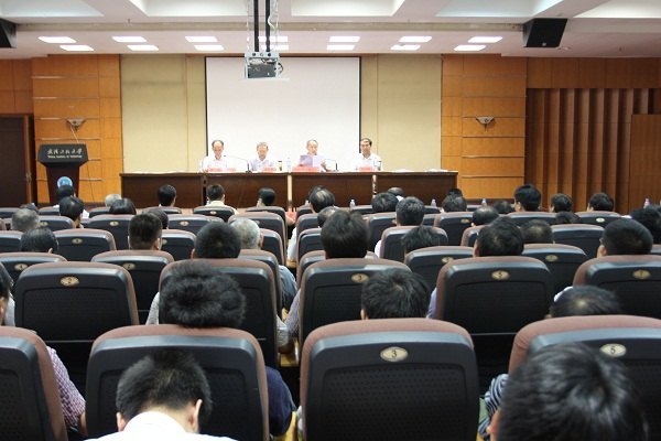 ʡί�������17���鳤������ͬ־һ��ݰ���人���̴�ѧ���ָ������