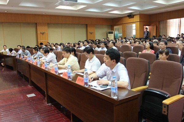 ʡί�������17���鳤������ͬ־һ��ݰ���人���̴�ѧ���ָ������