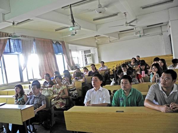 外国语学院召开深入开展党的群众路线教育实践活动动员大会