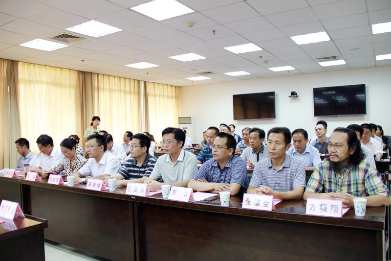 深化拓展“大别山道路” 服务六安民营经济发展——皖西学院与市工商联举行产学研合作协议签订仪式