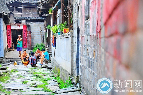 爱心之旅 再度启程——湖南科技大学学雷锋志愿服务组回访怀化高椅古村