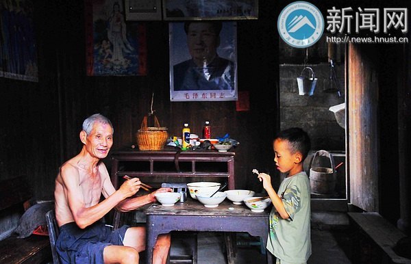 爱心之旅 再度启程——湖南科技大学学雷锋志愿服务组回访怀化高椅古村