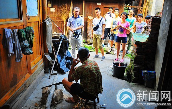 爱心之旅 再度启程——湖南科技大学学雷锋志愿服务组回访怀化高椅古村