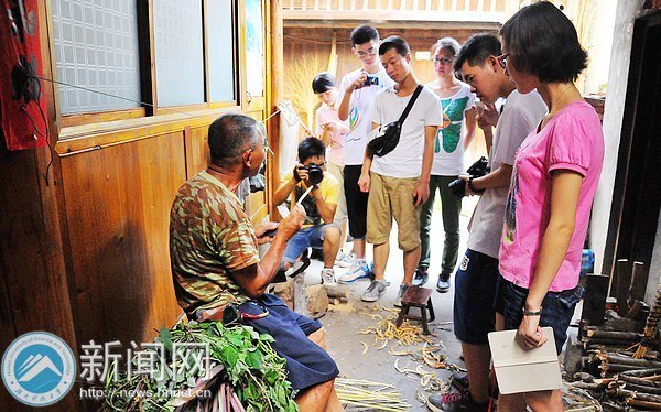爱心之旅 再度启程——湖南科技大学学雷锋志愿服务组回访怀化高椅古村