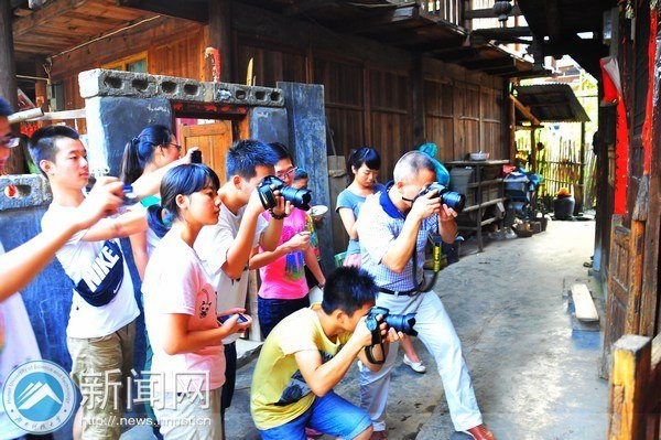 爱心之旅 再度启程——湖南科技大学学雷锋志愿服务组回访怀化高椅古村