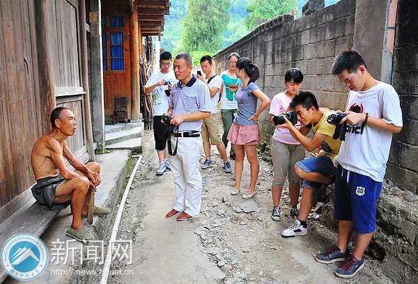 爱心之旅 再度启程——湖南科技大学学雷锋志愿服务组回访怀化高椅古村