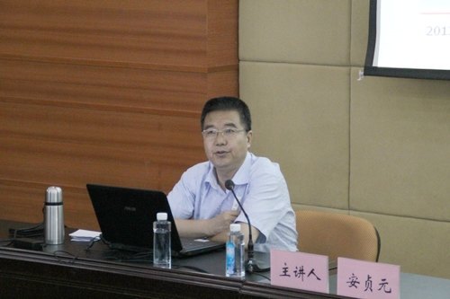 【群众路线教育】惠州学院学者为中层干部举办两场群众路线教育讲座