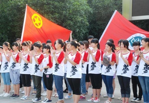 长沙师范学校2013年大学生“三下乡”暑期社会实践活动启动
