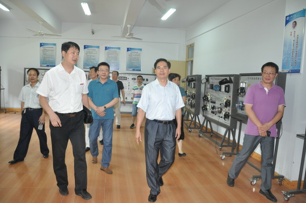 �������ǿ���������Уʦ��