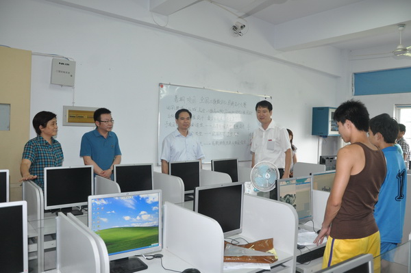 �������ǿ���������Уʦ��