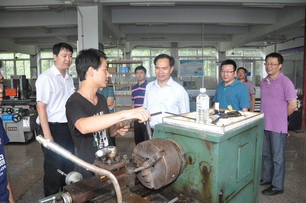 �������ǿ���������Уʦ��