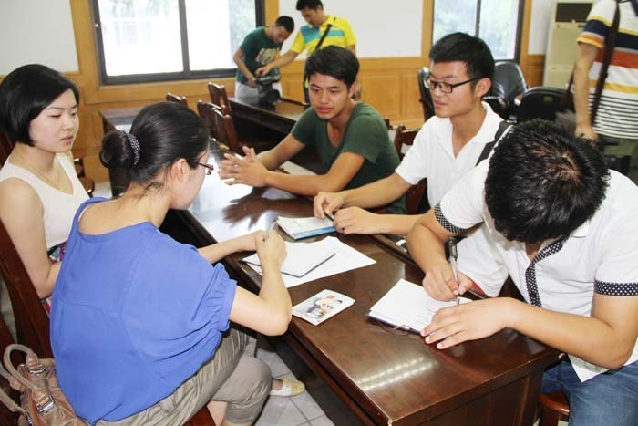 “姚基金希望小学篮球季”支教志愿者“惹”新闻媒体关注